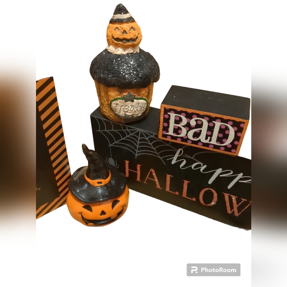 Halloween Decoration Lot Vintage Inspired Signs Treat box Hand Towels - Picture 3 of 4